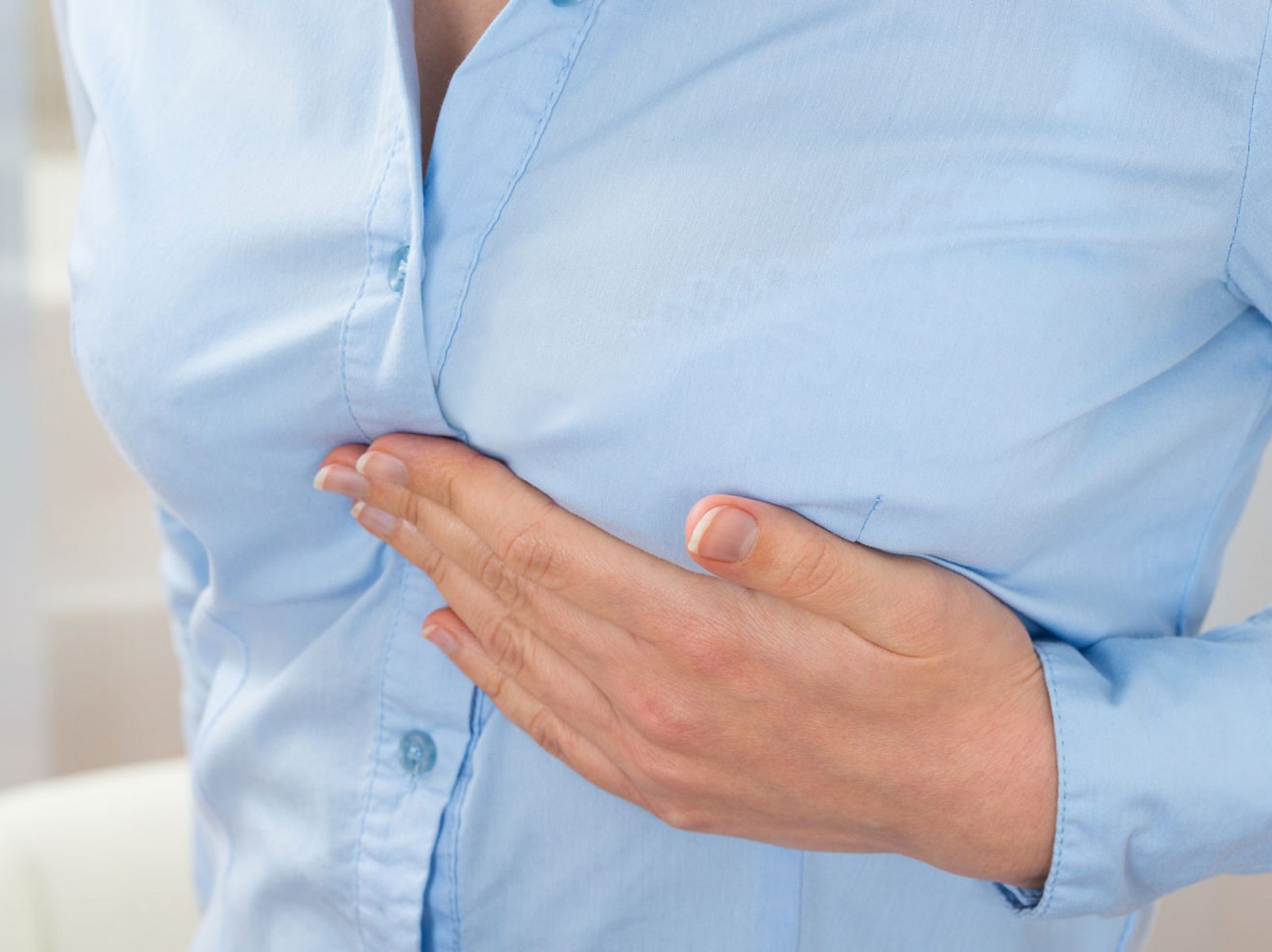 Schmerzen Unter Der Rechten Brust Ursachen Und Mögliche Behandlung